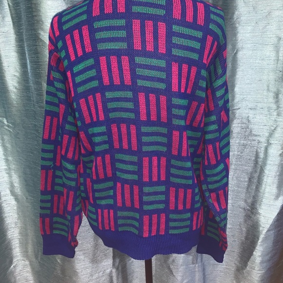 Izod geometric sweater 1990s throw back Y2K - Picture 3 of 4